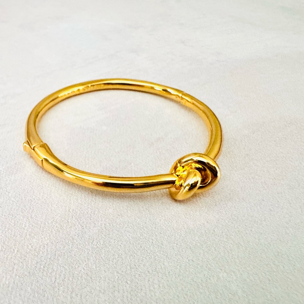 Kate Spade Sailor's Knot Hinge Bangle Bracelet in Gold, Jewelry, Authentic